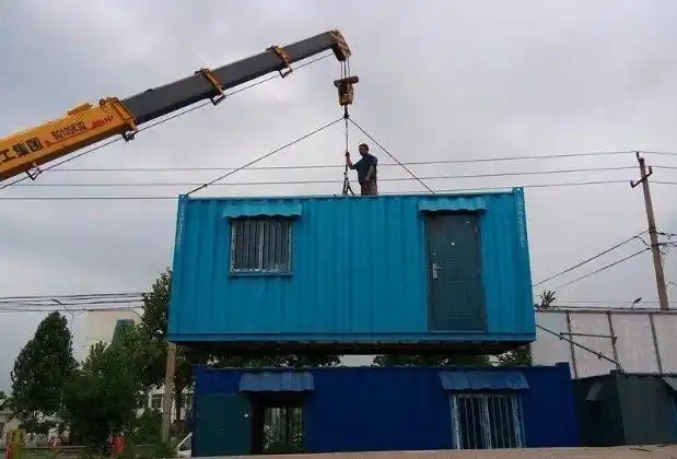 东港吊装彩钢房