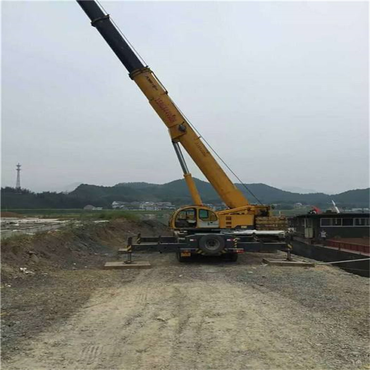 东港重型吊车租赁费用