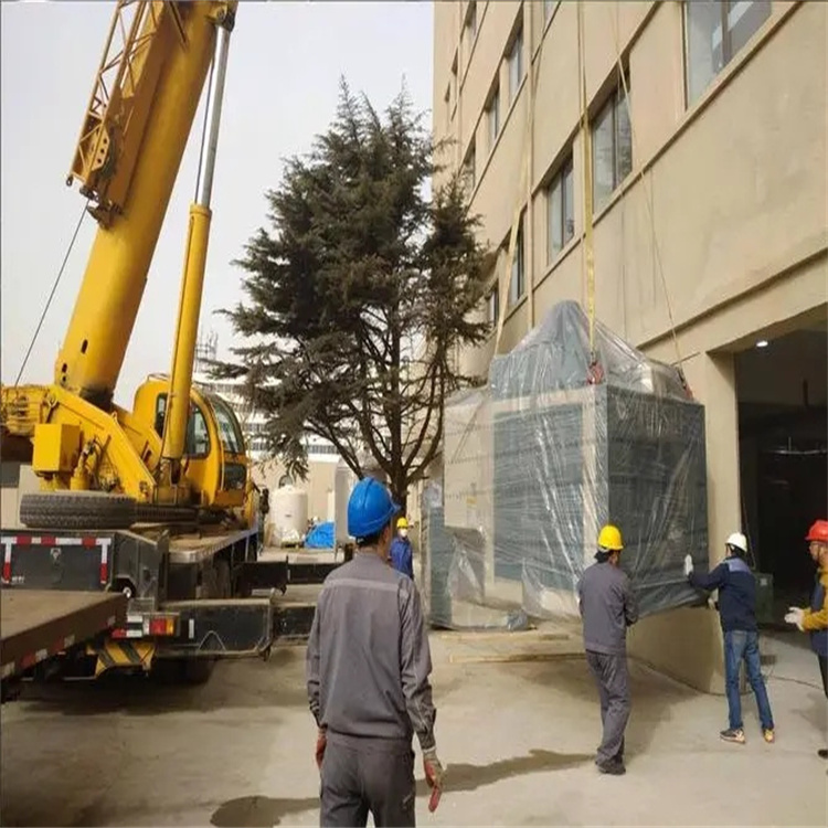 东港50吨的吊车能吊多少吨